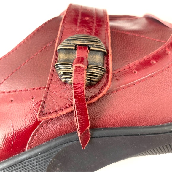 GRAVITY DEFYR Red Leather Shoes—SZ. 6 - Picture 8 of 8